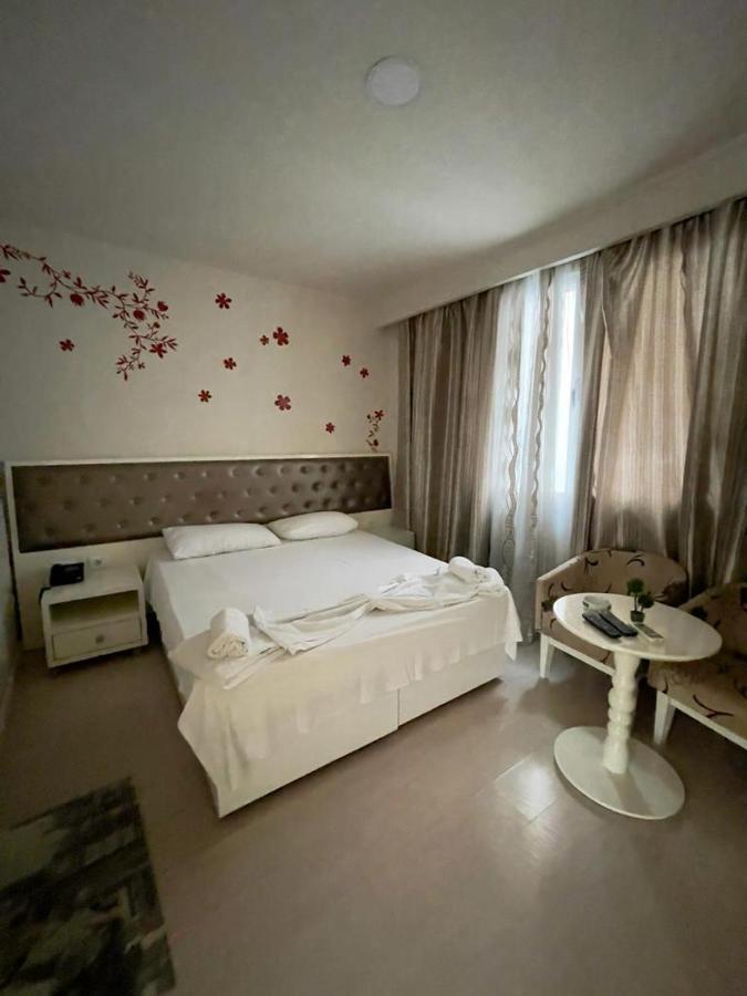 Select City Center Hotel Tiranë Luaran gambar