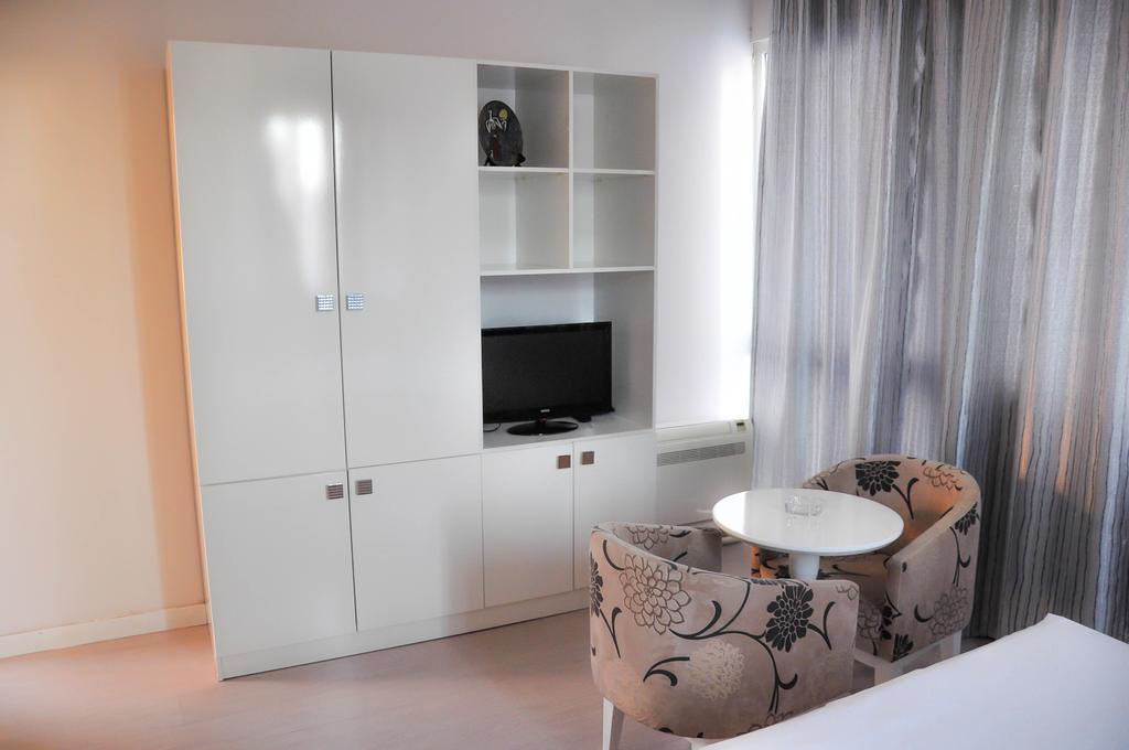 Select City Center Hotel Tiranë Bilik gambar
