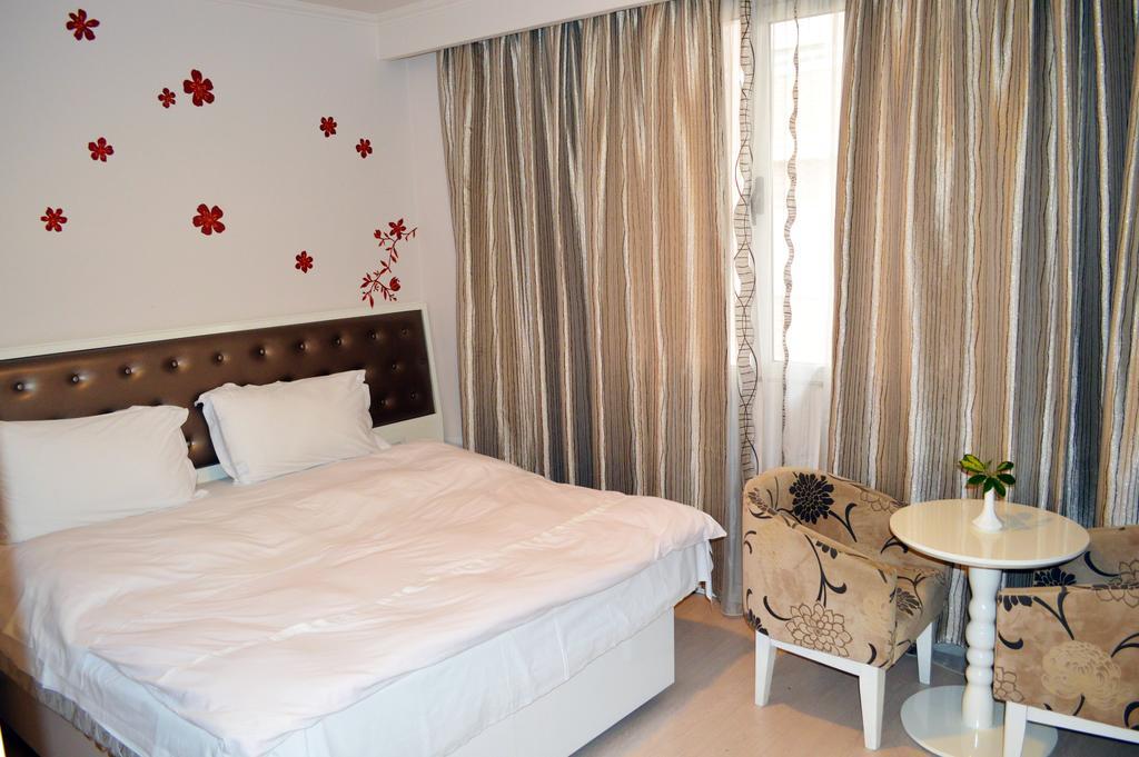 Select City Center Hotel Tiranë Luaran gambar
