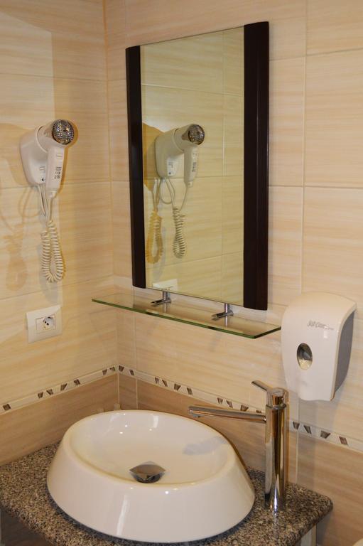 Select City Center Hotel Tiranë Bilik gambar