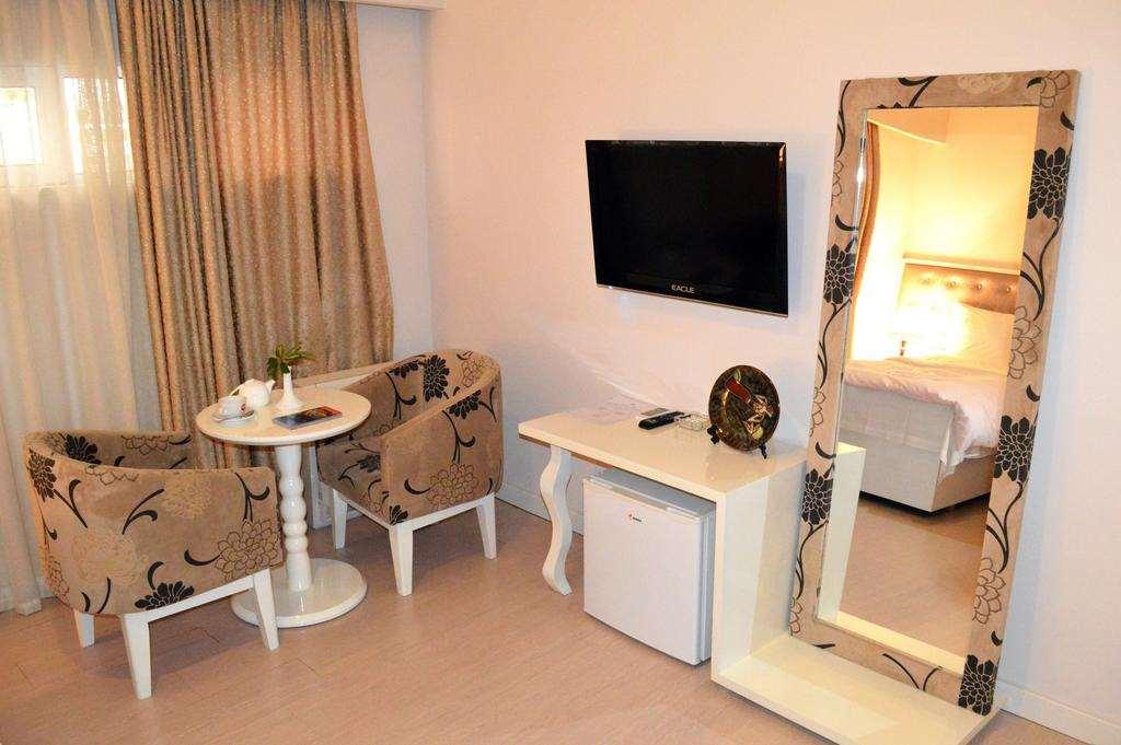 Select City Center Hotel Tiranë Bilik gambar